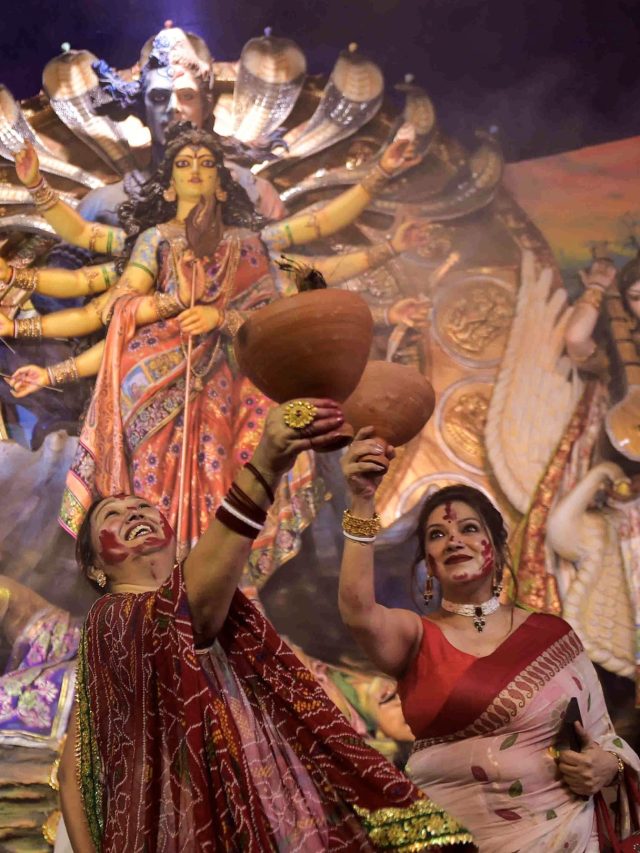 এবার দুর্গাপুজোয় কোন ক্লাবগুলো ৮৫ হাজার টাকা অনুদান পাবে?