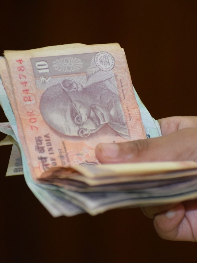 কাউকে টাকা দেওয়ার সময় করুন এই কৌশল, দ্বিগুণ অর্থ আসবে আপনার কাছে; টোটকা