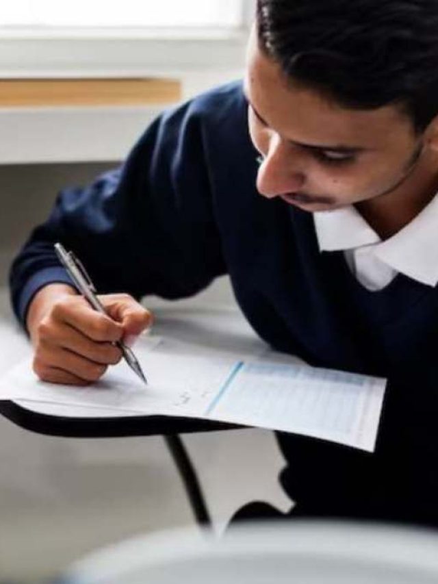 CBSE Board 10th Exams: टॉपर से जानें कैसे मिलेंगे 10वीं में अच्छे मार्क्स, फॉलो करें ये टिप्स