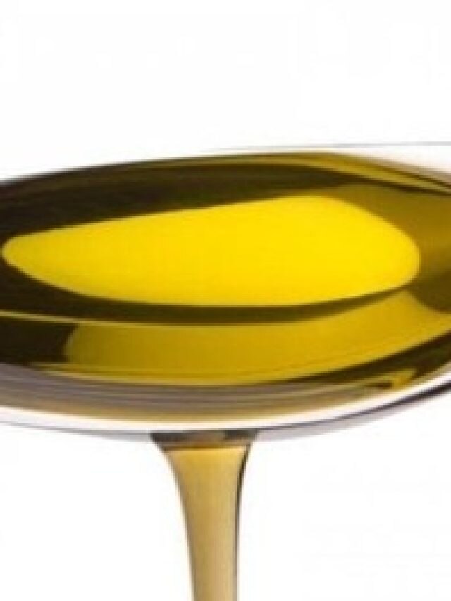 নারকেল তেলে ফেলে দিন এই ফুল, বুড়ো হলেও গজাবে কালো কুচকুচে চুল