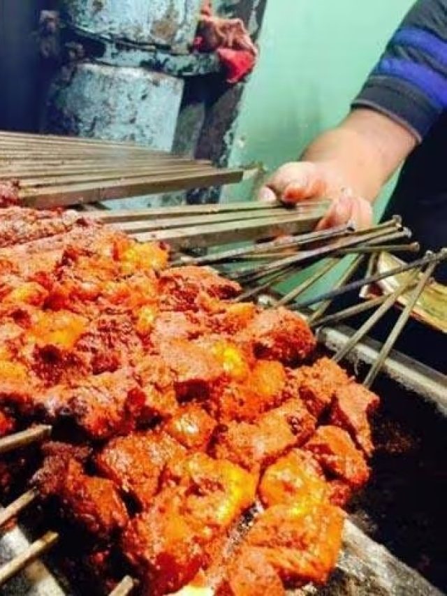 চিকেন তন্দুরি খাওয়া আর নিজের কবর খোঁড়়া একই ব্যাপার