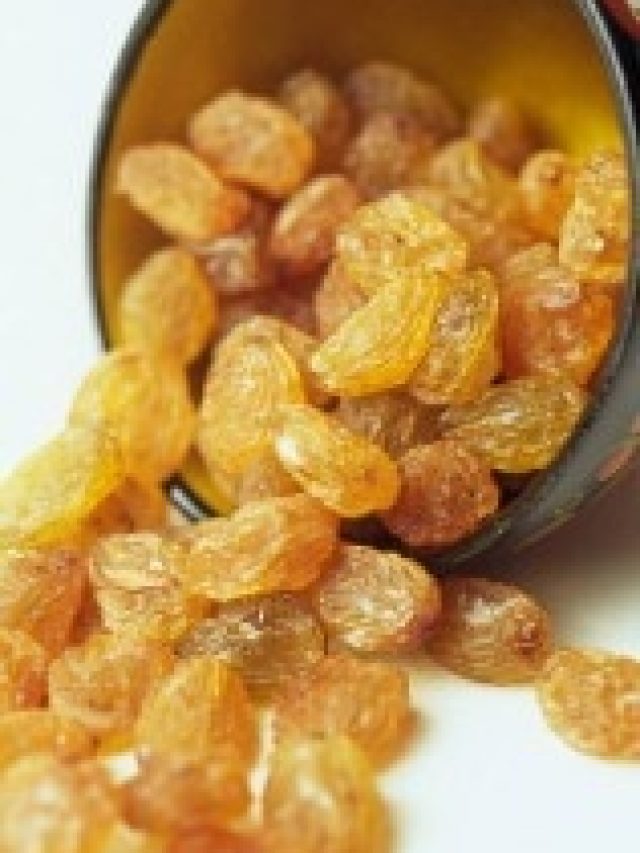 মুখে ফেলুন ২টো কিশমিশ, খেলা জমে যাবে বুড়ো বয়সেও