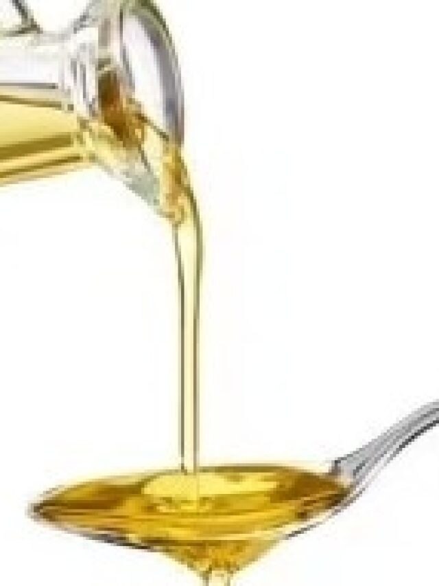 রোজ রাতে ২ ফোঁটা  নারকেল তেল, উপচে পড়বে যৌবন