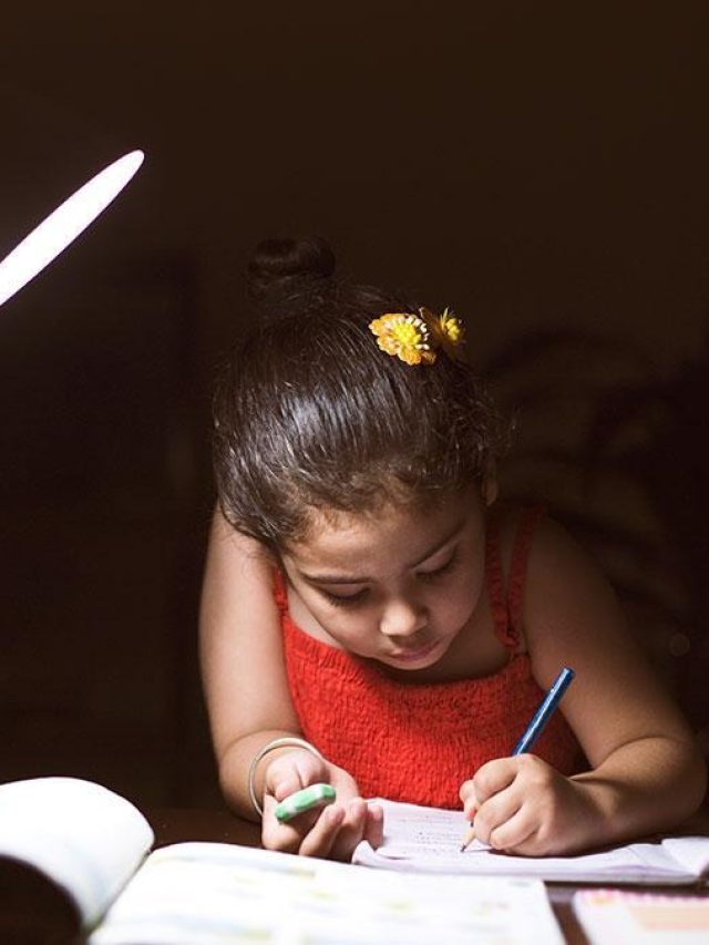 পড়ার ঘরে করুন ছোট্ট বদল, আপনার শিশু পড়া থেকে উঠতেই চাইবে না