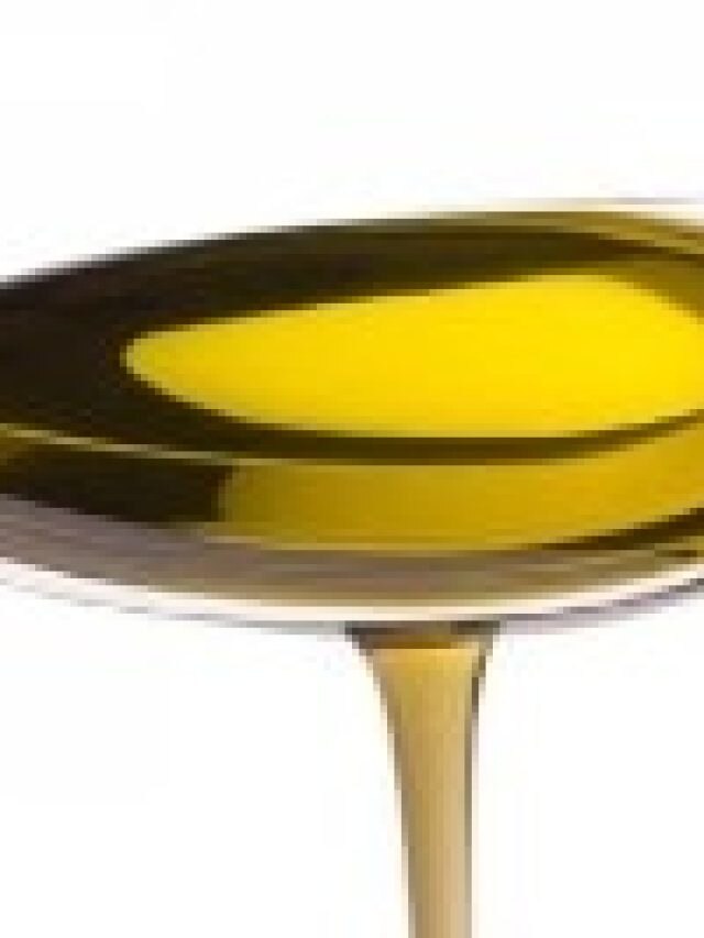 বুড়ো হলেও গজাবে কালো কুচকুচে চুল, শুধু মাখতে হবে এই তেল