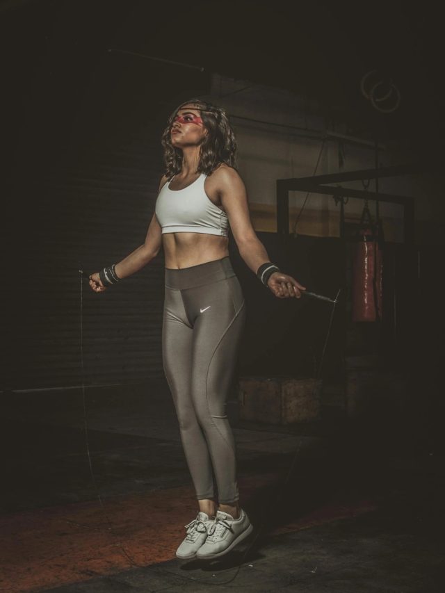 ছেলেবেলায় খুব খেলেছেন, ওজন কমাতে আবার ট্রাই করুন এই খেলা