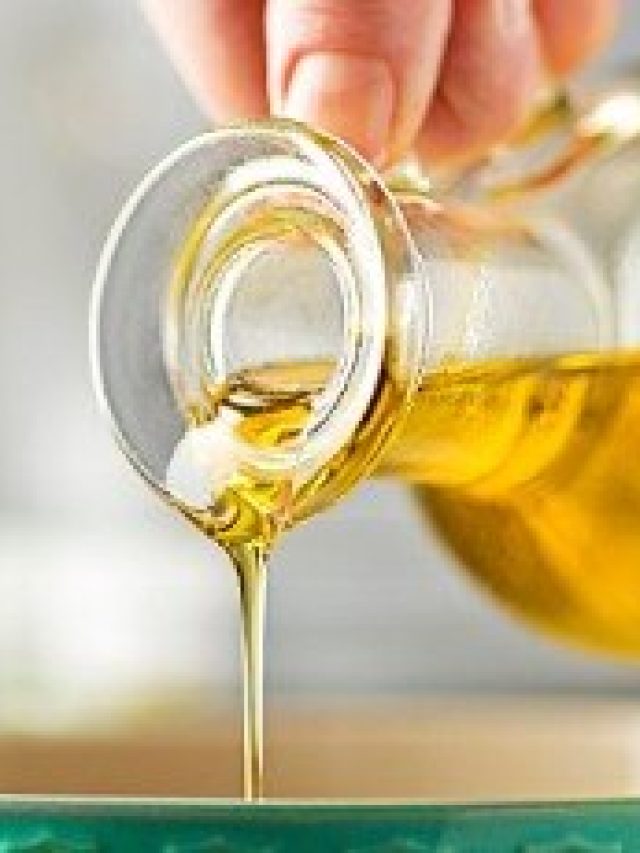 শুধু লাগান এই তেল,  বুড়ো বয়সে টাকেও গজাবে কুচকুচে  কালো চুল