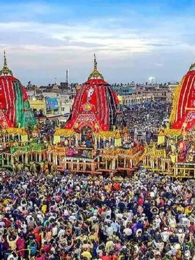 উল্টো রথর দিন তুলসী গাছের নীচে পুঁতে দিন এই জিনিস, অর্থ আসবে চুম্বকের মত