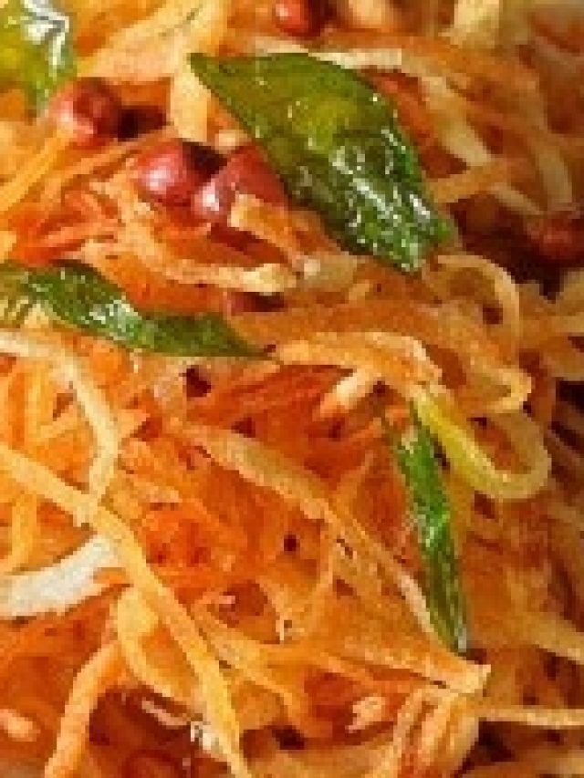 রান্নার এই সময়ে মশলা দিলেই আলু ভাজা মুচমুচে হবে