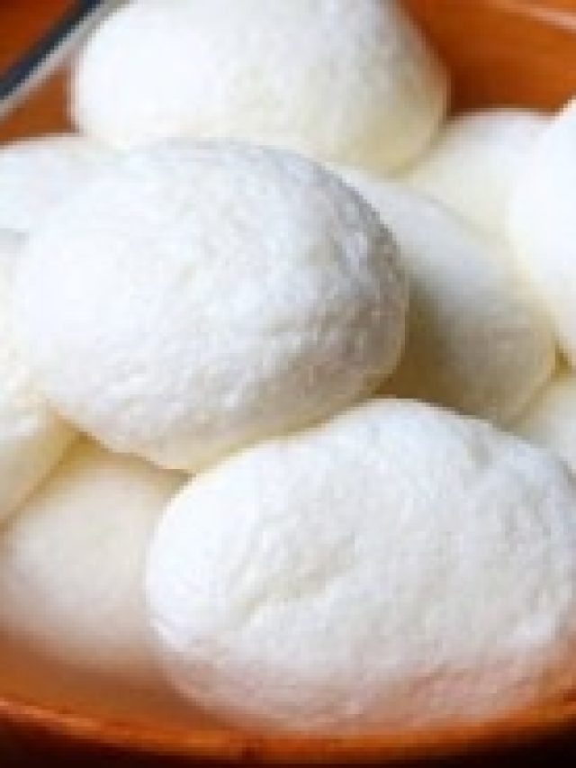 সুজির সঙ্গে চিনি রান্নার এই সময় মেশালেই রসগোল্লা নরম হবে