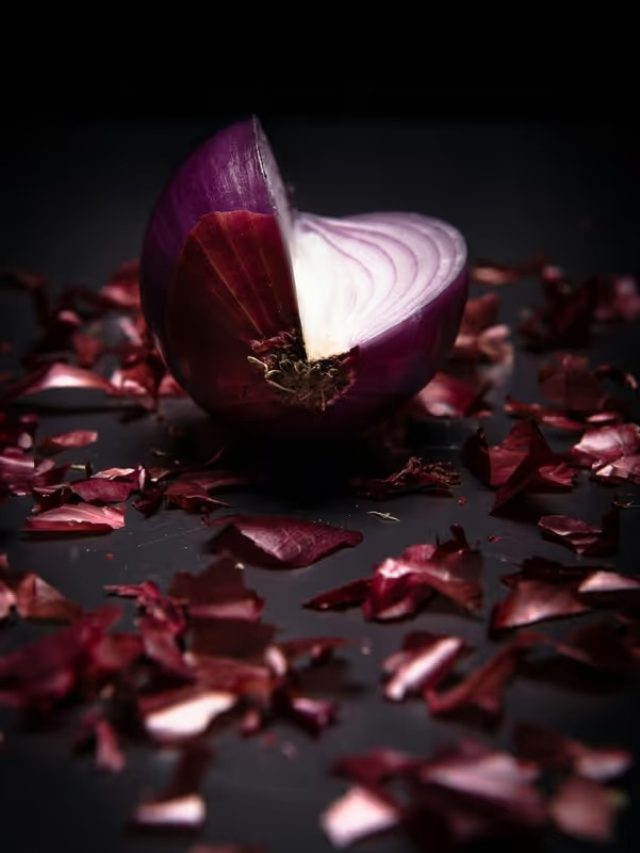 পেঁয়াজের খোসা আপনার হার্টকে সুস্থ করে তুলবে, ফেলে না দিয়ে এভাবে খান