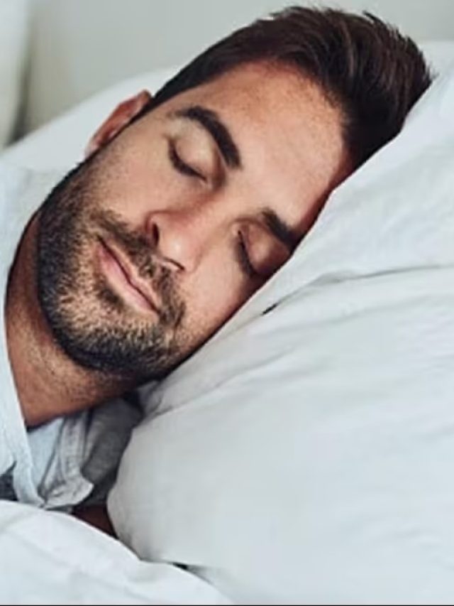 শোয়ার সময় বালিশের নীচে  রাখুন, খেলা হতে সময় লাগবে না