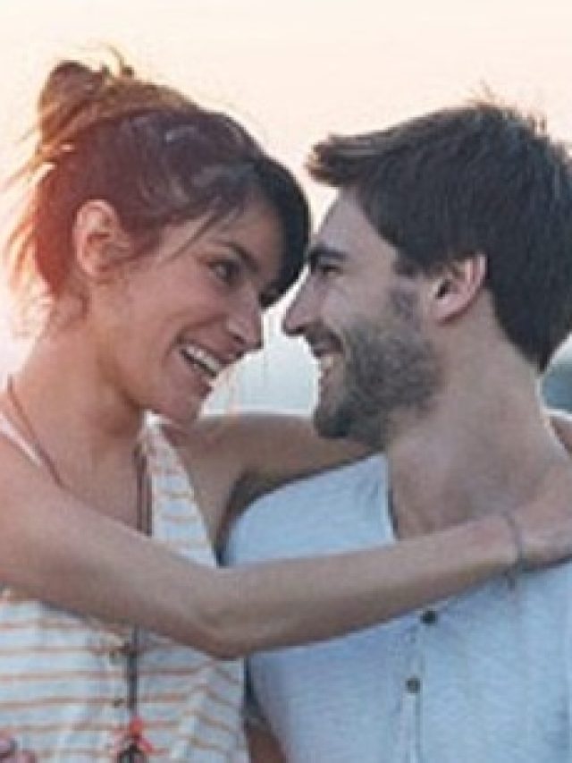 মেয়েরা কেন বিবাহিত  পুরুষের প্রেমে পড়েন? জানুন কারণ