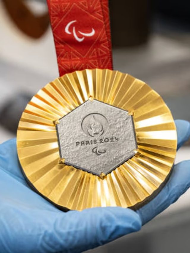 অলিম্পিকে সোনার পদকে আছে লোহা! দাম কত পদকগুলোর?