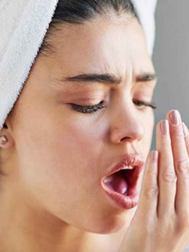 ব্রাশ করলেও দুর্গন্ধ যায় না? ৩ দিনে সমস্যা সমাধান ঘরোয়া টোটকায়