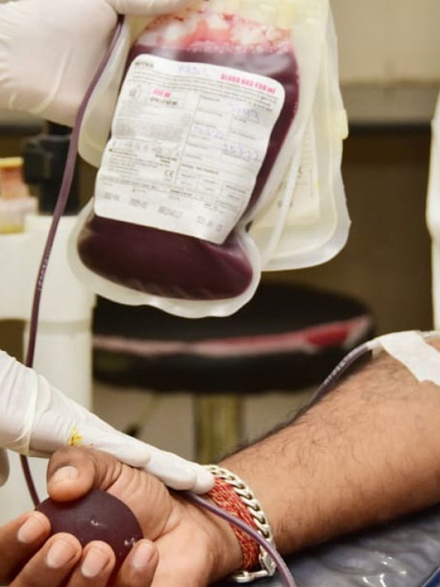 মহৎ দান কিন্তু এঁদের জন্য নয়, কারা রক্ত দিতে পারবেন না?
