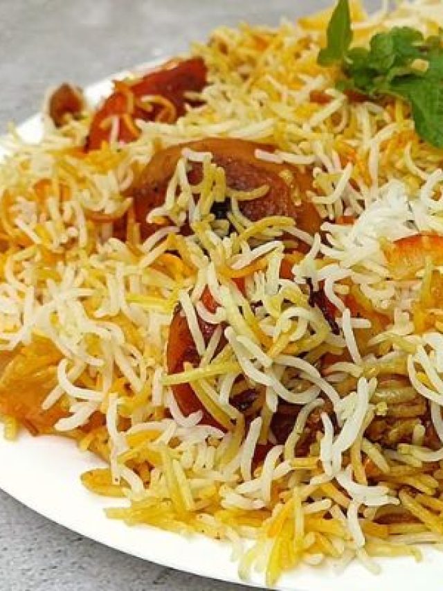 চিকেন-মাটন কিছুই নেই, সাধারণ আলু বিরিয়ানি হবে দুপুরের শো স্টপার