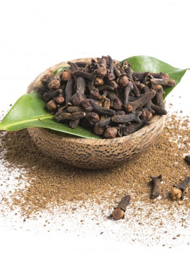 বাড়ায় উদ্দীপনা, মুখে ফেলুন ক'য়েকটা লবঙ্গ