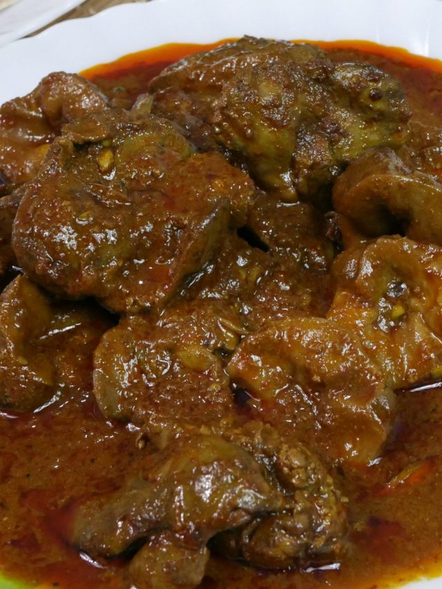 মুরগির মেটে দিয়ে ঝাল ঝাল গা-মাখা, রেসিপিটা জেনেই বানিয়ে ফেলুন