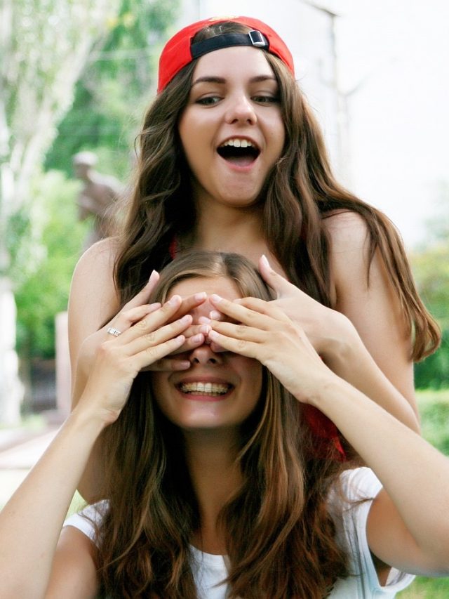 প্রকৃত বন্ধু হন না সকলে, বেছে নিন চাণক্য নীতি মেনে