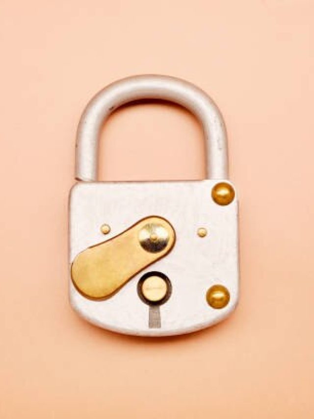 বালিশের নীচে লোহার তালা রেখে রোজ রাতে ঘুমোন, তারপরই ম্যাজিক