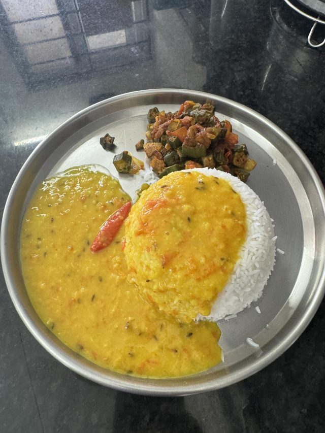 মুসুর ডালে কখনও এই ফোড়নটা দিয়েছেন? গন্ধেই পেট ভরবে