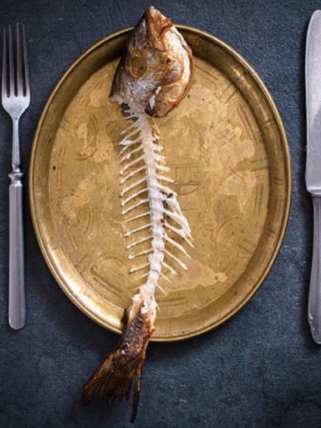 মাছ বাছতে গিয়ে আঙুলে ফুটল কাঁটা, বের করুন এই উপায়ে