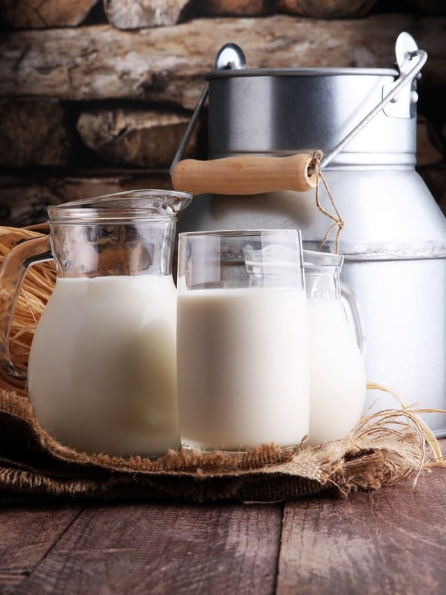 দুধ জ্বাল দেওয়ার আগে কীভাবে বুঝবেন নষ্ট হয়ে গেছে? রইল গোয়ালার টিপস