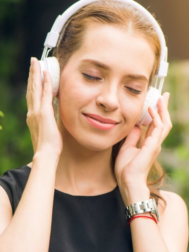 রোজ কত ঘণ্টা হেডফোন-ইয়ারফোন ব্যবহারে ক্ষতি নেই? জেনে রাখুন