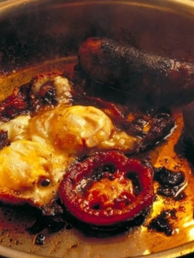 সাধের মাংস গেছে পুড়ে? পোড়া গন্ধ দূর হবে ১০ মিনিটে