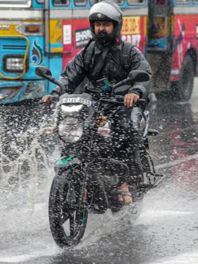 কাজের জন্য ১ লাখের মধ্যে বাইক কিনবেন? রইল দেশের সেরা ৫