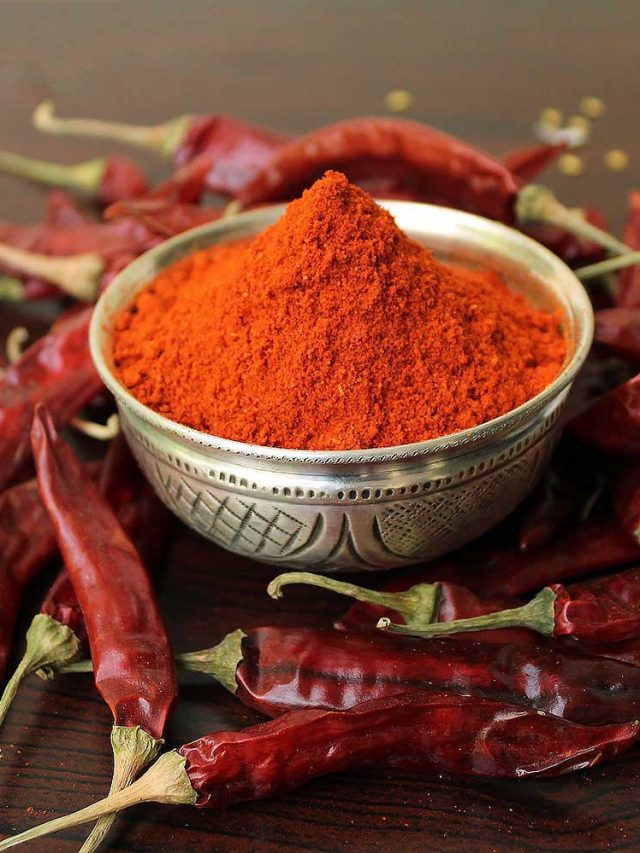 শুকনো লঙ্কার গুঁড়ো ফুরিয়ে গিয়েছে? মাংস রান্নায় দিন এগুলি, স্বাদ বাড়বে