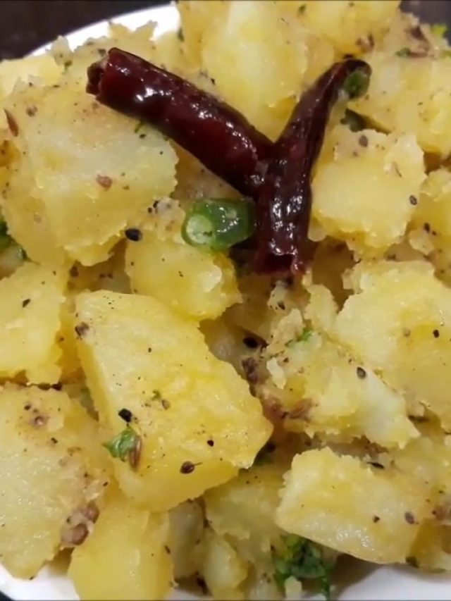 লুচির দোসর সাদা আলুর তরকারি, এই মশলা দিলে আঙুল চেটে সাফ হবে