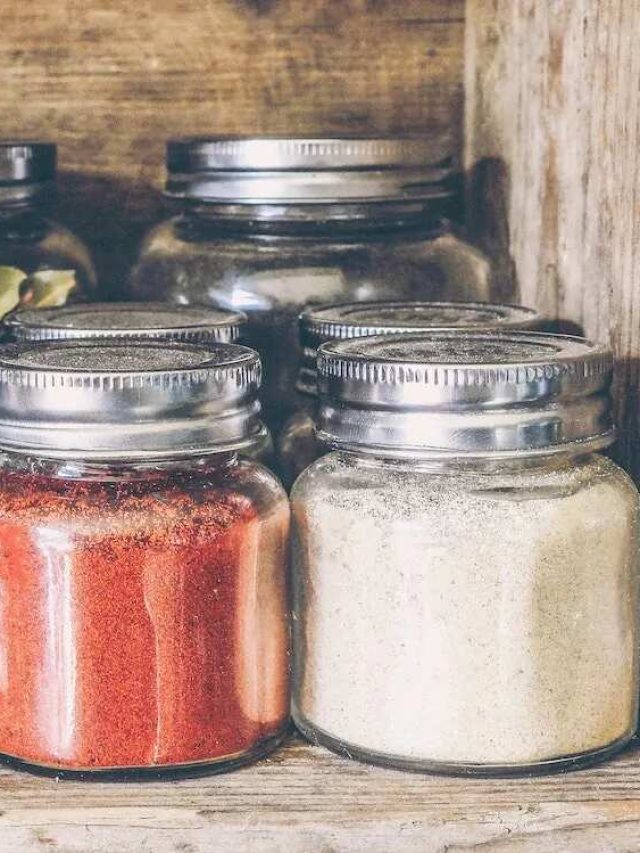 গুঁড়ো মশলা জমাট বেঁধে গেছে, মায়েদের টিপসই কাজে লাগবে