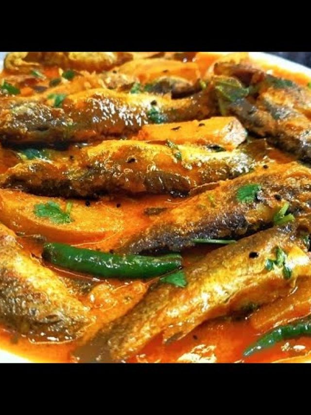 আলু-বেগুন টমেটো দিয়ে ট্যাংরা মাছ, ঘটি বাড়ির এই পদ খেলে আঙুল চাটবেন