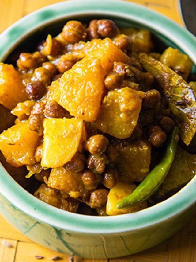 কুমড়োর ছক্কাতে এটা দিতে ভুলবেন না, মাঠে মারা যাবে স্বাদ