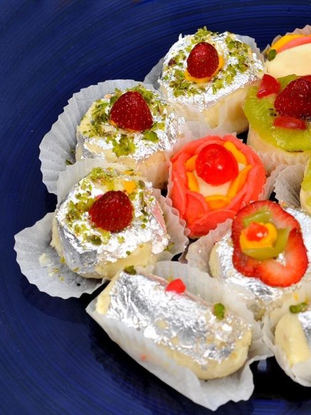 ফ্রিজে বহুদিন মিষ্টি রাখলেও এভাবে স্বাদ থাকবে একই রকম, সাংসারিক টিপস