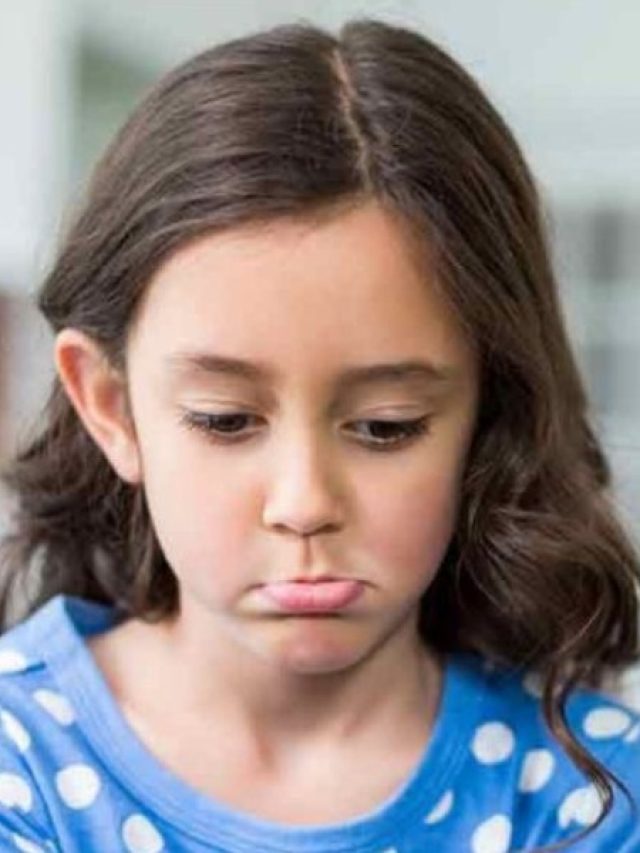 অন্যের সামনে সন্তানকে বকাঝকা করেন, বড় ভুল হচ্ছে  কিন্তু