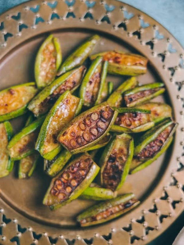 পাকা পটলের বীজও খেয়ে ফেলছেন, শরীরে যা ঘটছে জানলে চমকে উঠবেন!