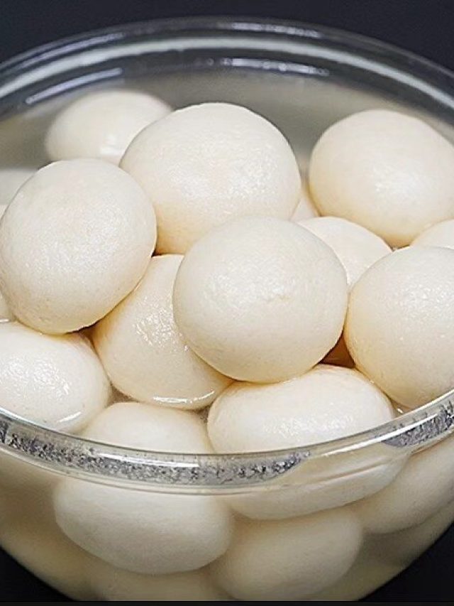 'অ্যাটম বোম' রসগোল্লা, খেতে হলে এখানে যেতে হবে