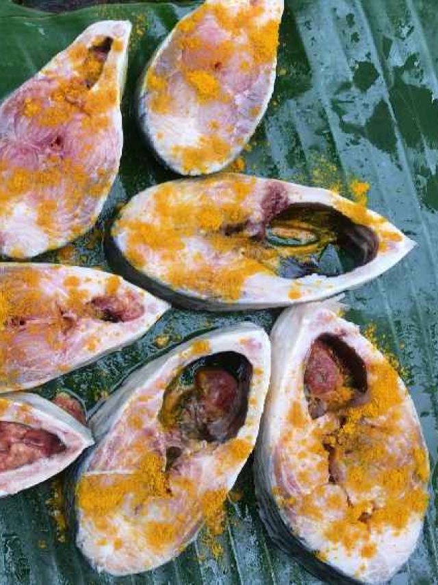 মাছ ভাজার আগে নুন-হলুদ মাখাচ্ছেন? কী হবে ভাবতেও পারবেন না