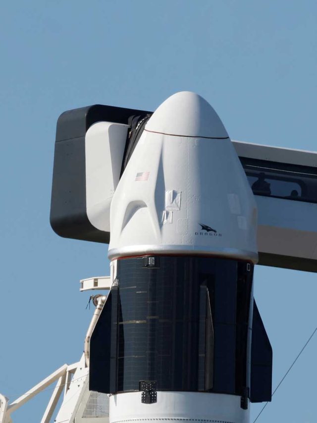 Boeing Starliner vs SpaceX Crew Dragon: Which space vehicle is better for NASA astronauts to explore cosmos?