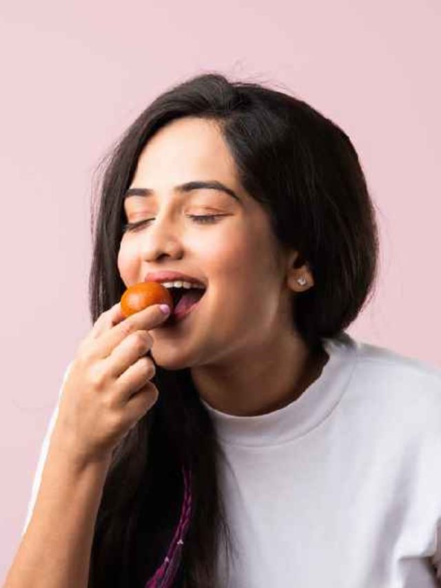 দিনের ঠিক এইসময় মন ভরে খান মিষ্টি, স্বাস্থ্যের কোনও ক্ষতি করবে না!