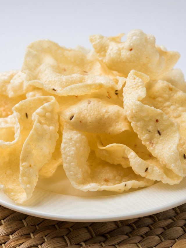 ছিটেফোঁটা তেলের দরকার নেই, এই টেকনিকে ভাজুন পাঁপড়