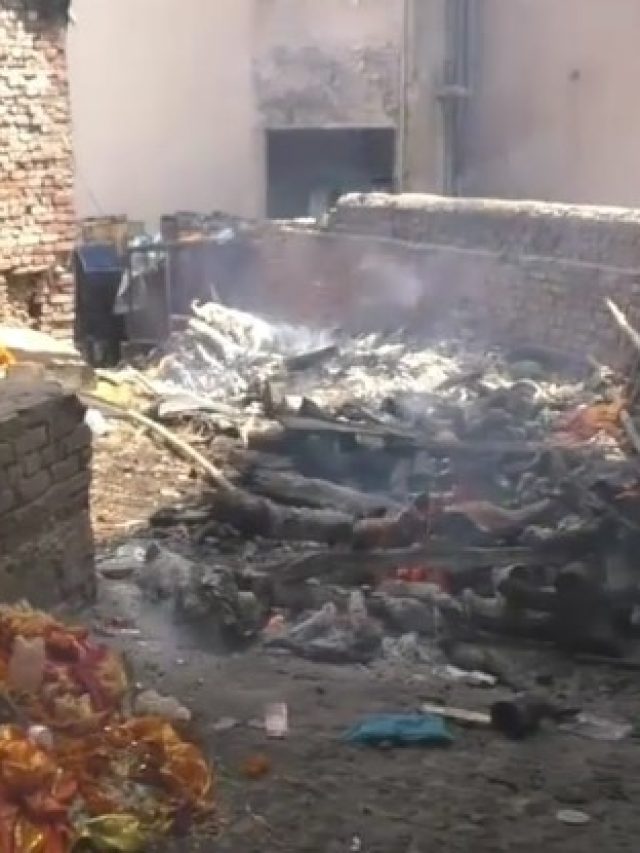 রাস্তায়-গলিতে জ্বলছে চিতা, বারাণসীতে কী হল?