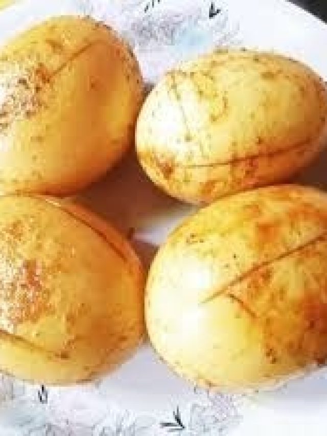 ডিমের ঝোলের আসল স্বাদ ভাজার কায়দায়, জেনে রাখুন গোপন ট্রিক