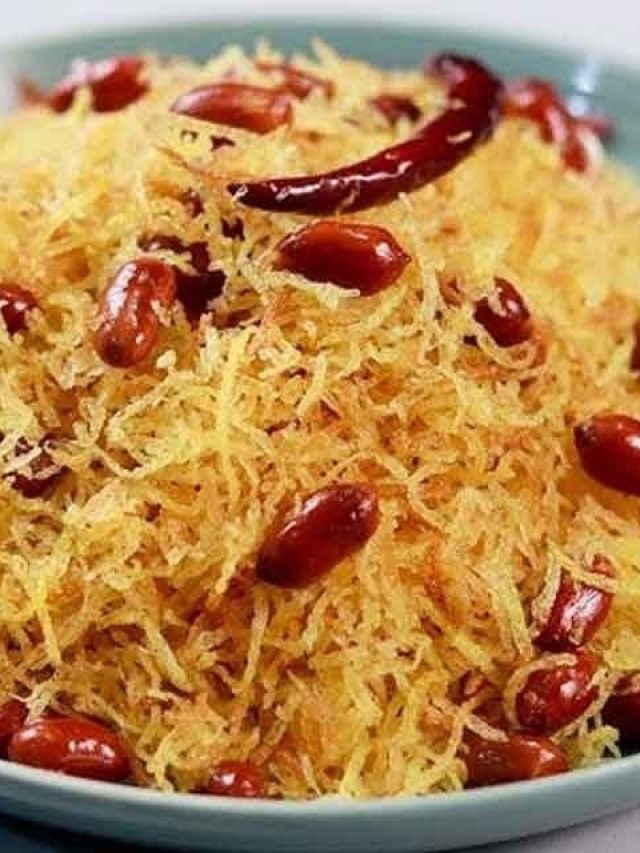 ভাত কিংবা মুড়ি অথবা শুধু চা দিয়েই খেতে পারেন, এভাবে বানান মুচমুচে আলুভাজা