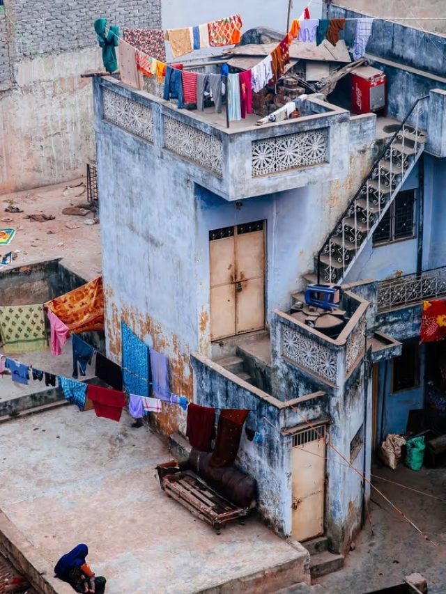 ভুলেও ছাদে রাখবেন না এগুলি, হতে পারে মারাত্মক সমস্যা