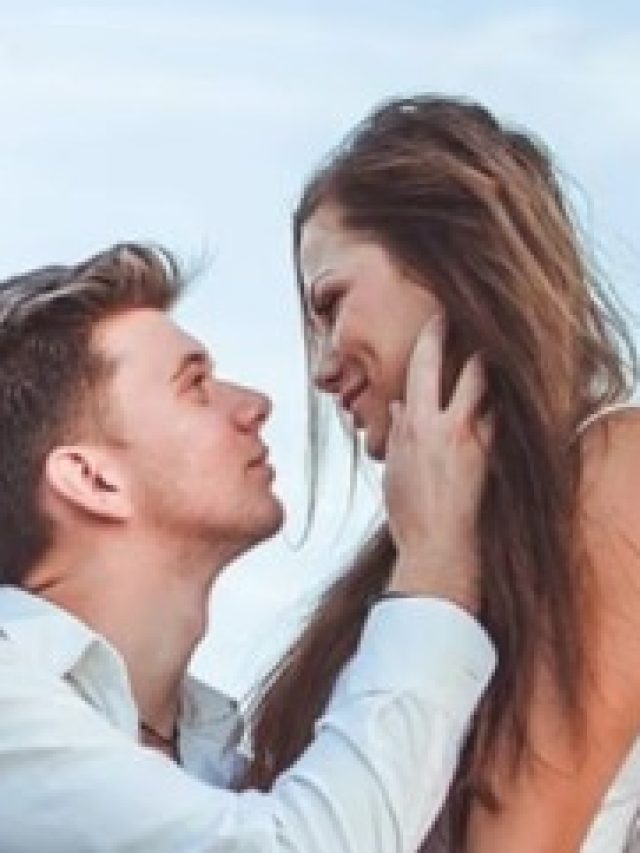 এই কারণেই বৌদিদের প্রতি চুম্বকের মতো আকর্ষণ ছেলেদের,  জানেন কি