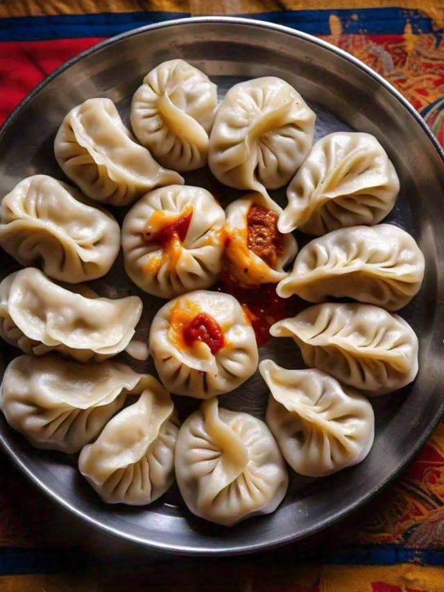 সুস্বাদু হলেও রাস্তার মোমো হেলদি নয়, ঘরে বানান সহজ উপায়ে